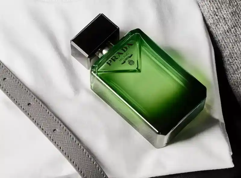 Prada Paradigme Review — 2025 Modern Woody‑Amber EDP